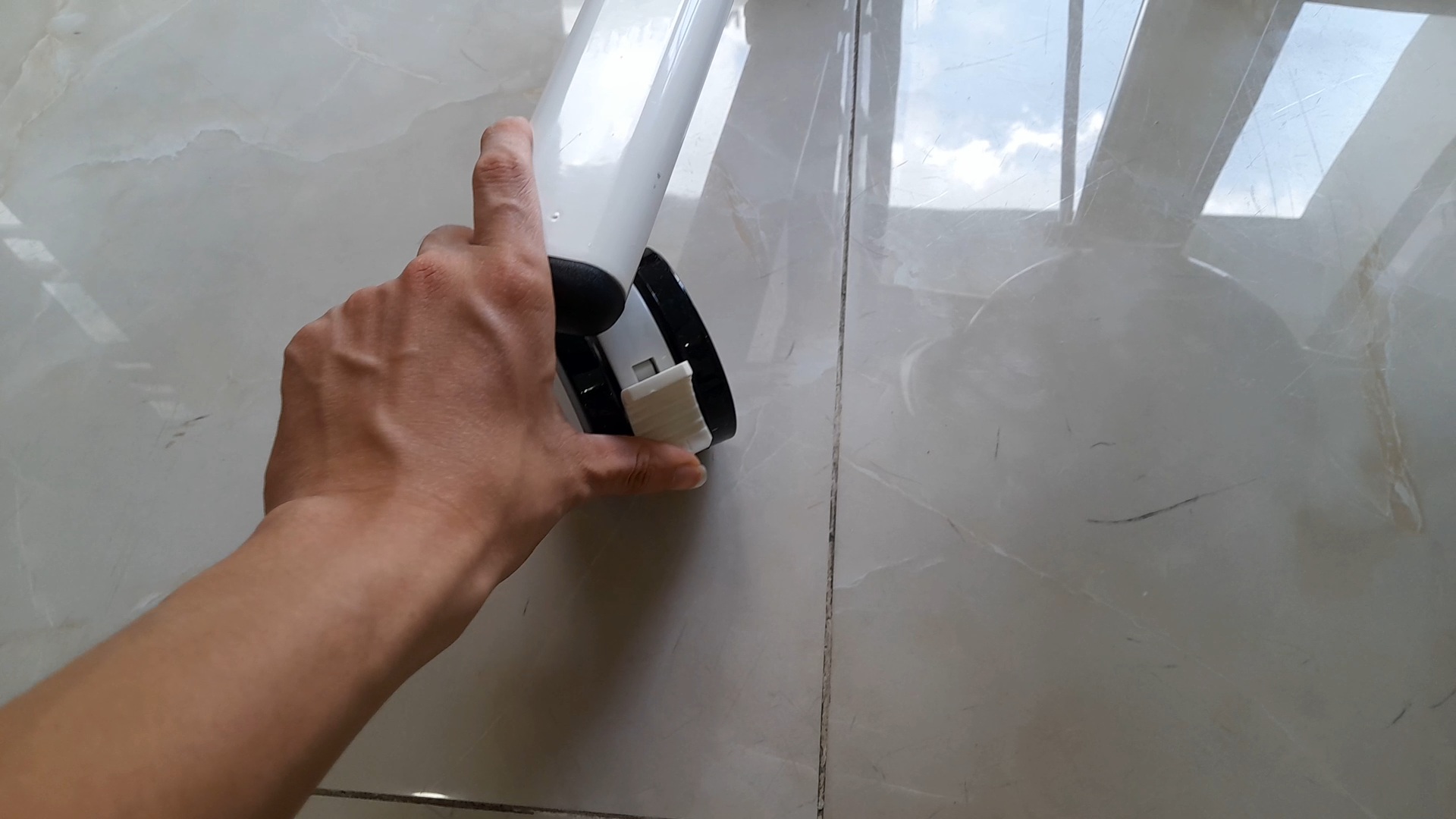 Xe nâng di chuyển bằng pittong Huệ Lợi 7 Xe nâng di chuyển bằng pittong Huệ Lợi